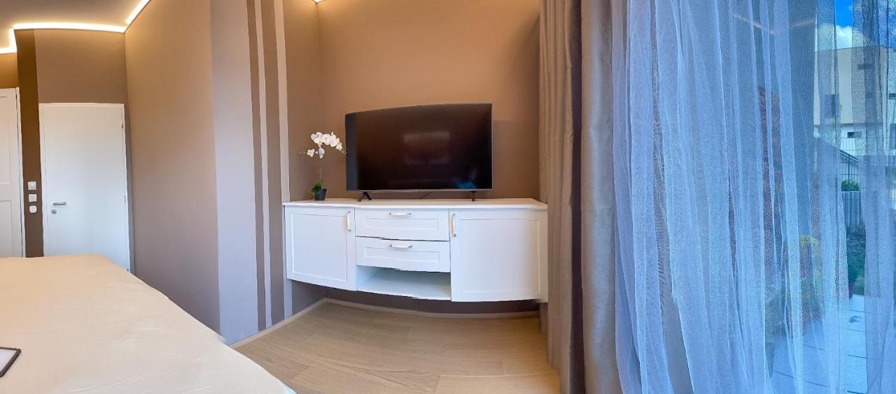 Apartment Dagmar Buresove Praag Buitenkant foto