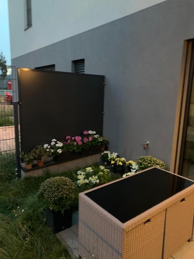 Apartment Dagmar Buresove Praag Buitenkant foto